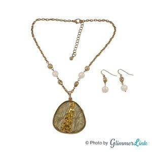 KC Green Swirls and Gold Tone Leaf Triangular Pendant Necklace & Earrings